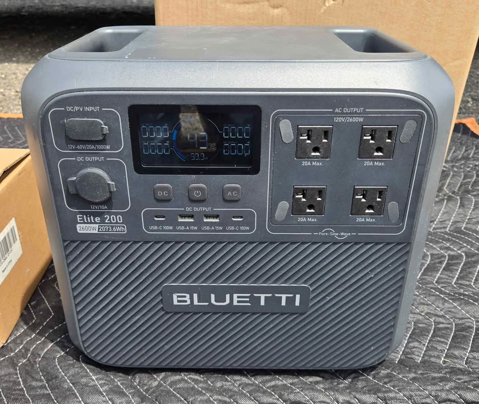 Bluetti Elite 200 V2 shown in real-world use, photo 5
