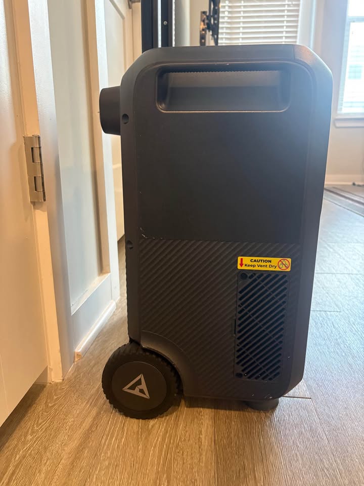 Bluetti Elite 400 shown in real-world use, photo 4
