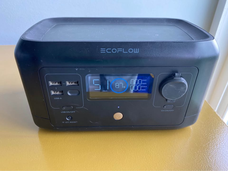 EcoFlow River Mini shown in real-world use, photo 4