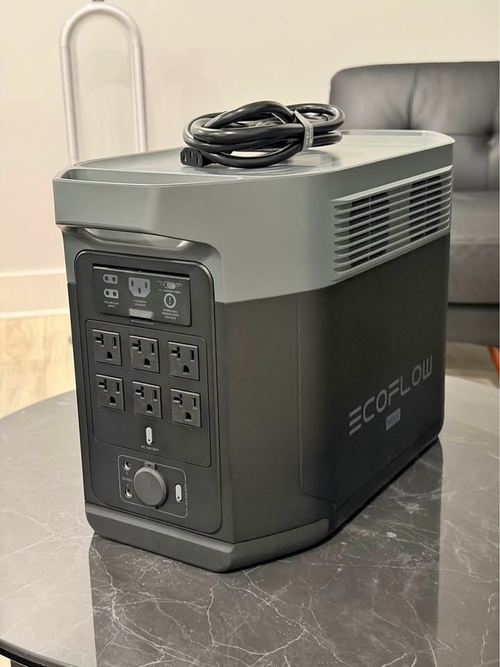 EcoFlow Delta 2 Max shown in real-world use, photo 2