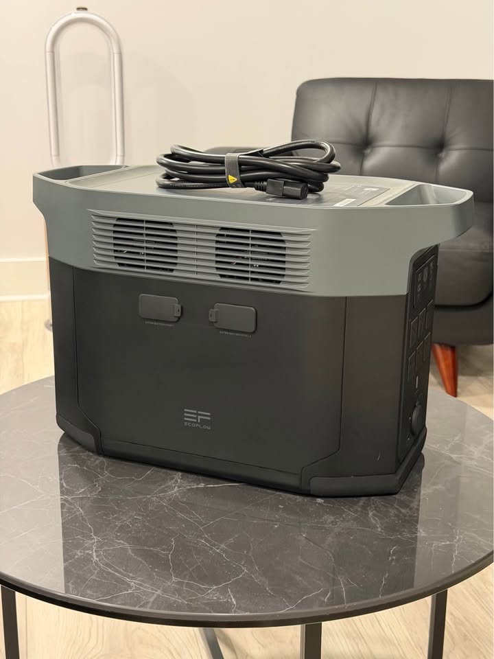 EcoFlow Delta 2 Max shown in real-world use, photo 3