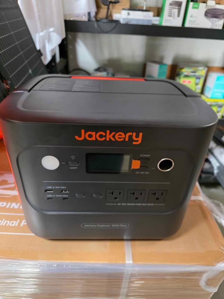 Jackery Explorer 1000 Plus shown in real-world use, photo 2